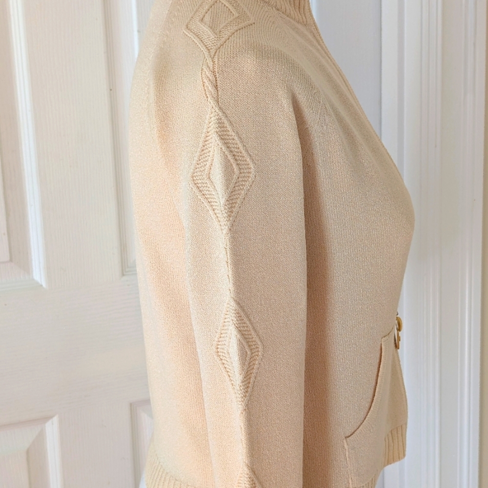 St.John Sport Delicate Butter Cream 2 Piece Twin-set Knit Zip-Up Cardigan & Tank - Picture 4 of 9
